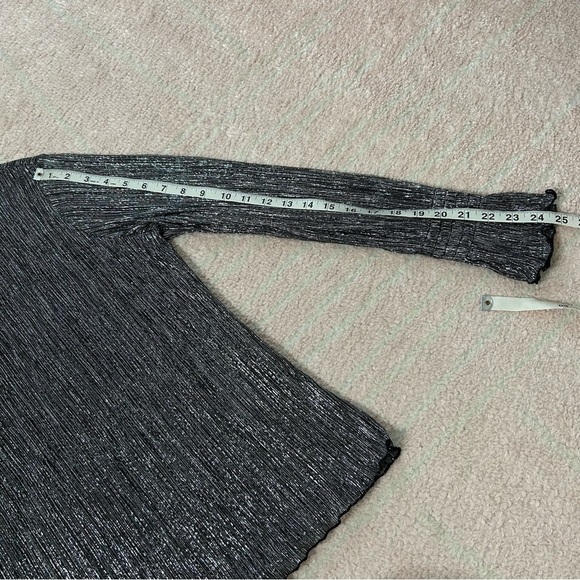 Chicos Elegant Black Metallic Women's Top Size 1(8) - Picture 9 of 12